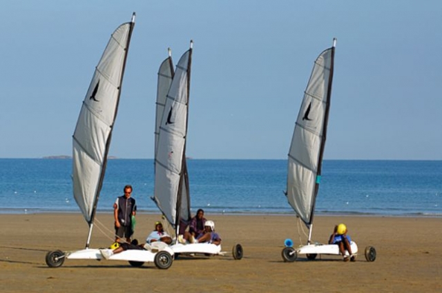 Auf einer Sandyacht fahren 